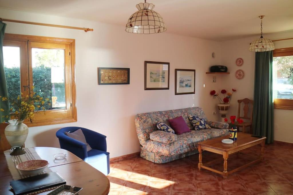 Spectacular Villa With Swimmingpool In Cala Blanca Cala Blanca  Bagian luar foto